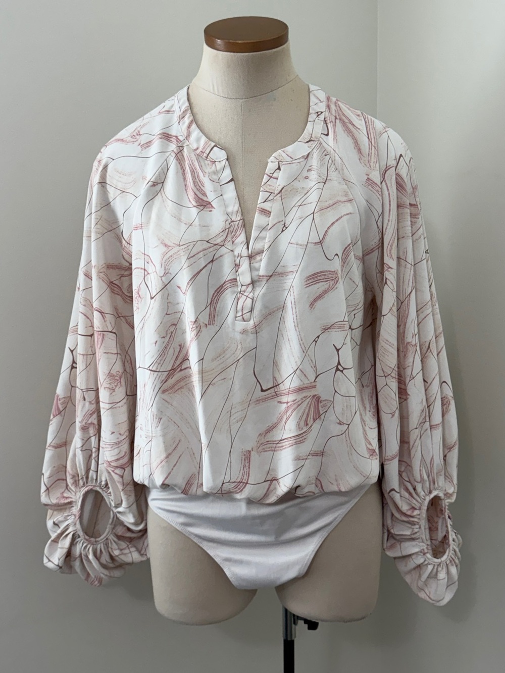 ENTRO Medium Pink & White Swirly Bubble Long Sleeve‎ Blouse Top Bodysuit